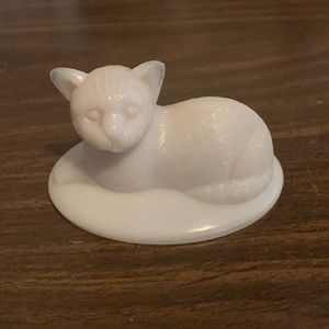 Milk glass cat lid (no basket)